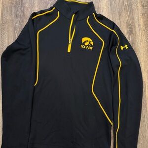 Iowa Hawkeye Under Armour Black and Yellow Men's small 1/4 zip